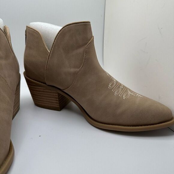 CUSHIONAIRE Women's Rodeo Western Ankle Boot +Memory Foam 8 WIDE TAN - Picture 6 of 7